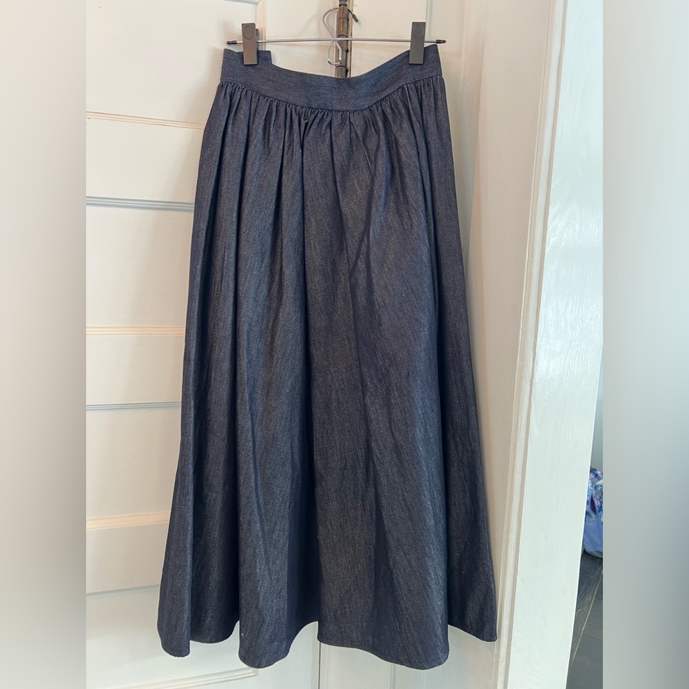 COS Women’s blue pleated midi skirt in a size 6- so chic  with stacked boots